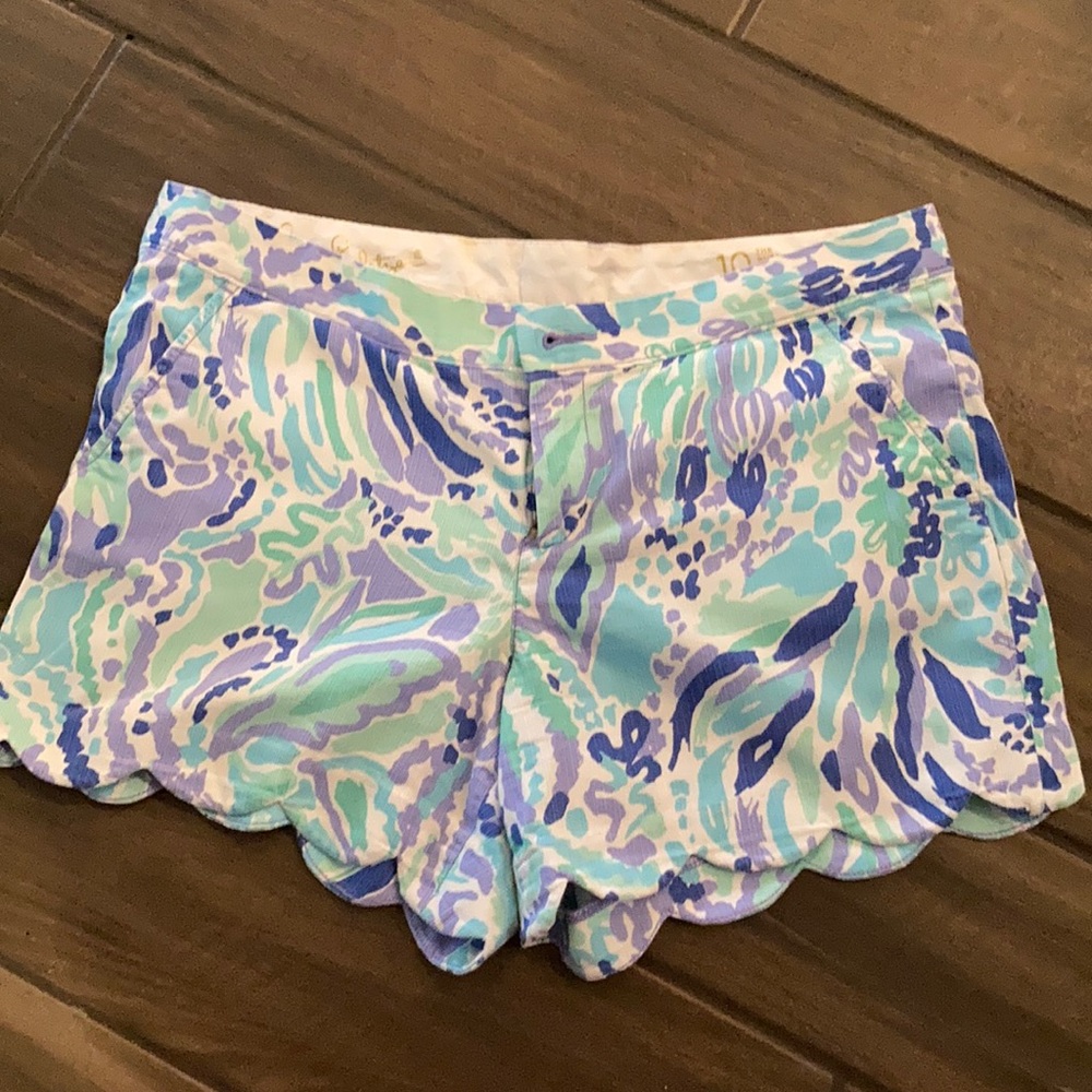 Lily Pulitzer scalloped shorts